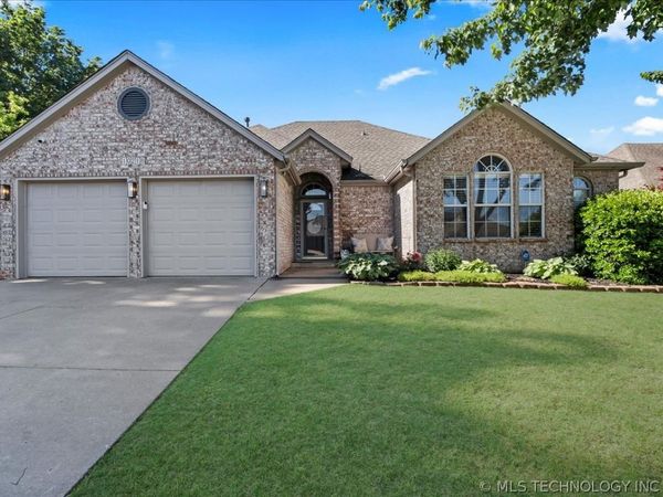 10218 E 114th Place S, Bixby, OK 74008