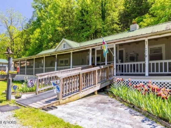 3244 Lost Branch Rd, Sevierville, TN 37862