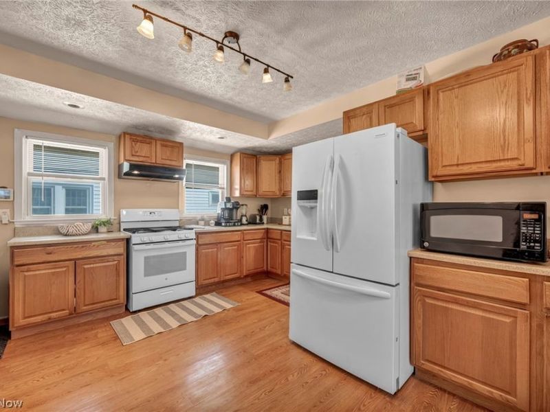 4762 S Hills Drive, Cleveland, OH 44109 Photo 10