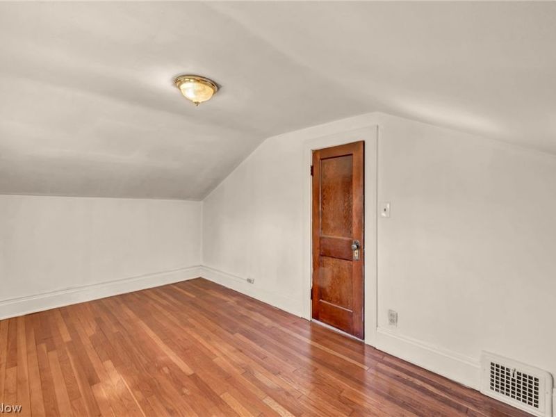 4762 S Hills Drive, Cleveland, OH 44109 Photo 21