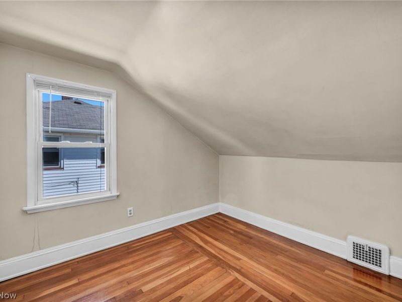 4762 S Hills Drive, Cleveland, OH 44109 Photo 23