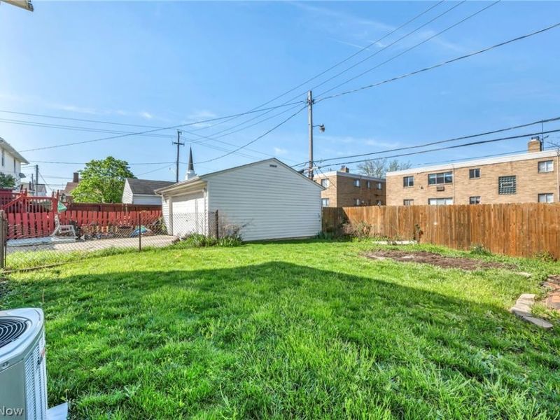 4762 S Hills Drive, Cleveland, OH 44109 Photo 26