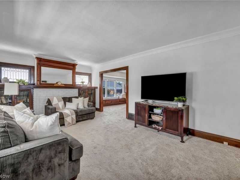 4762 S Hills Drive, Cleveland, OH 44109 Photo 3
