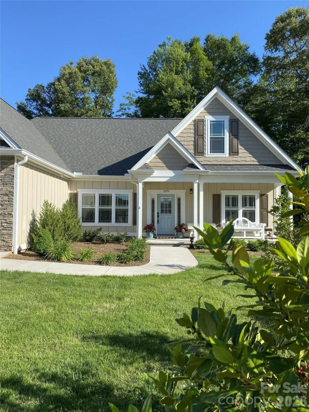 2109 6th Street Nw, Hickory, NC 28601 Main Photo