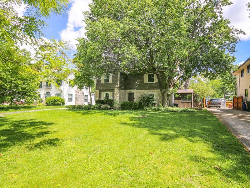 232 Eastmoor Boulevard, Columbus, OH 43209 Photo 2