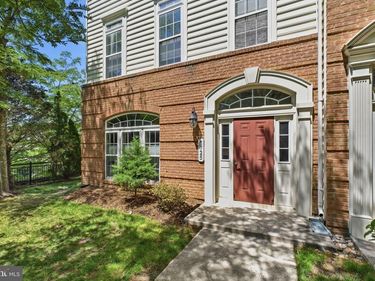 5725 CALLCOTT WAY, Unit B, ALEXANDRIA, VA 22312