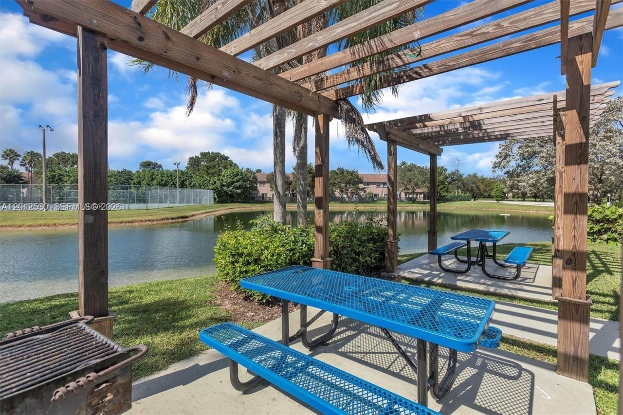 701 Vista Isles Dr , Unit 1614, Sunrise, FL 33325 Photo