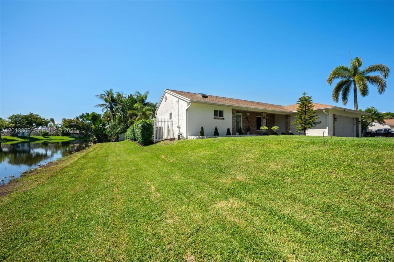 13750 Green Cove Pl , Davie, FL 33325 Photo