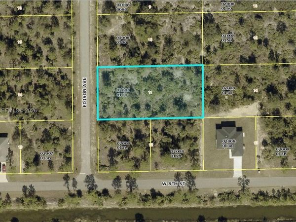 802 Edison Ave , Lehigh Acres, FL 33972