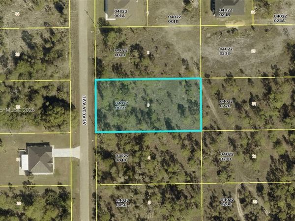 918 Acacia , Lehigh Acres, FL 33972