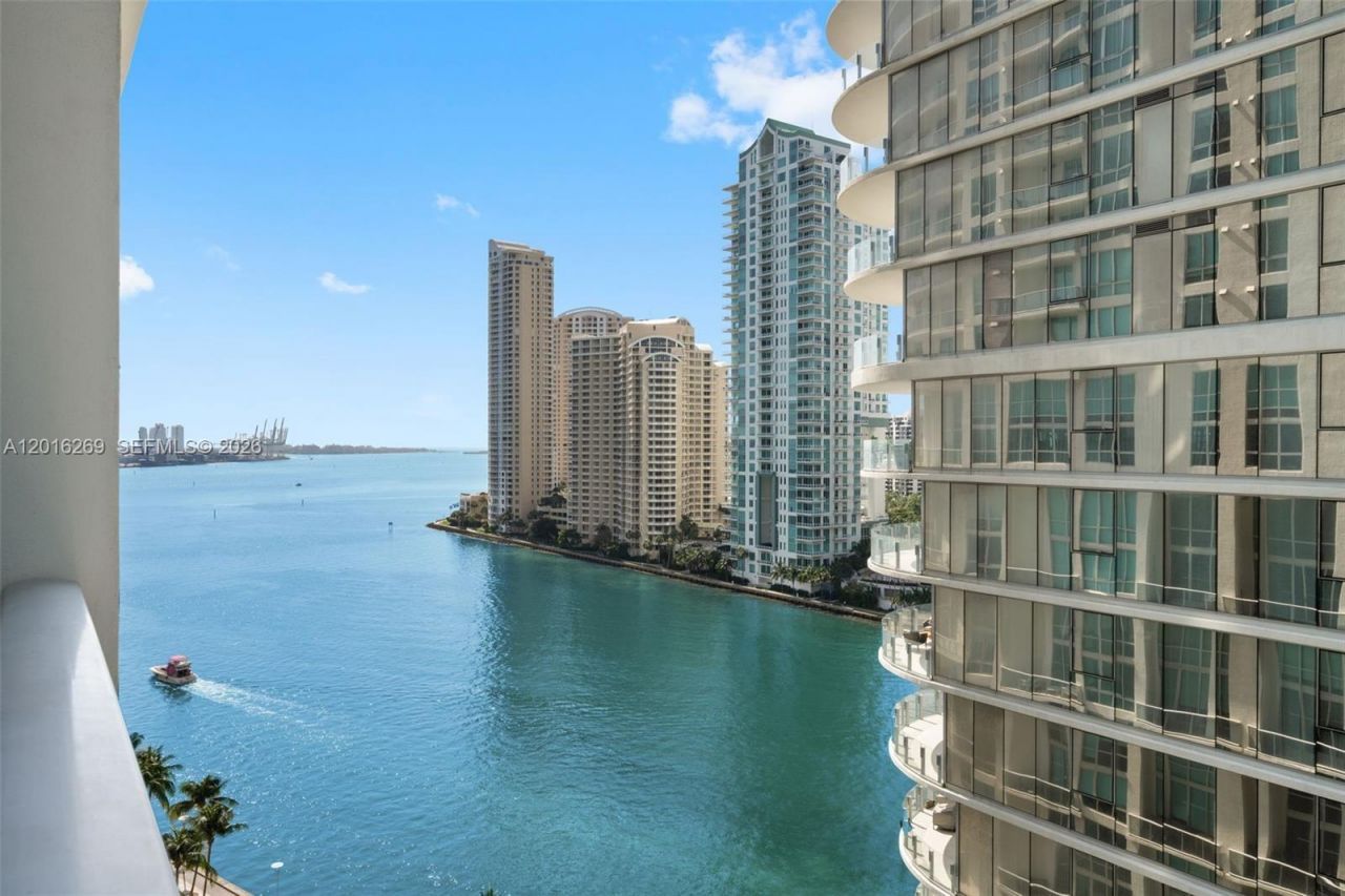 300 S Biscayne Blvd, Unit L-L02, Miami, FL 33131 Photo