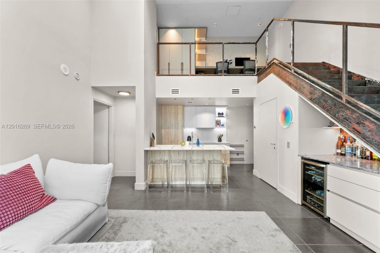 300 S Biscayne Blvd, Unit L-L02, Miami, FL 33131 Photo