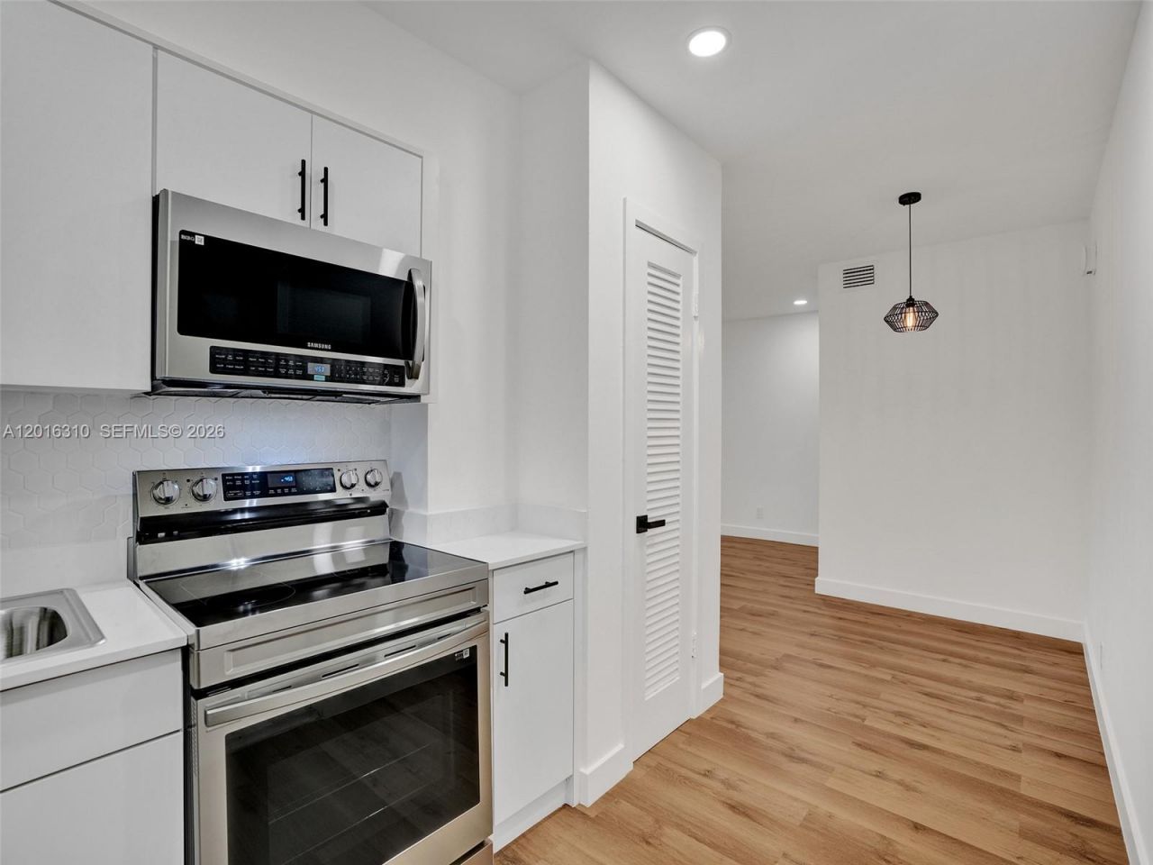 2426 SE 17th St , Unit 204A, Fort Lauderdale, FL 33316 Photo