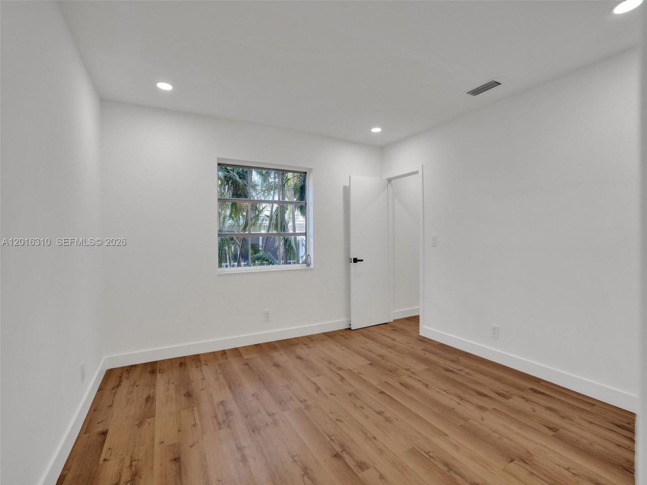 2426 SE 17th St , Unit 204A, Fort Lauderdale, FL 33316 Photo