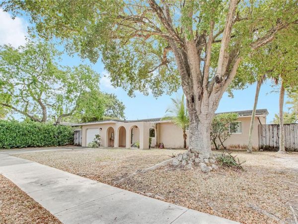 9330 SW 165th St , Palmetto Bay, FL 33157