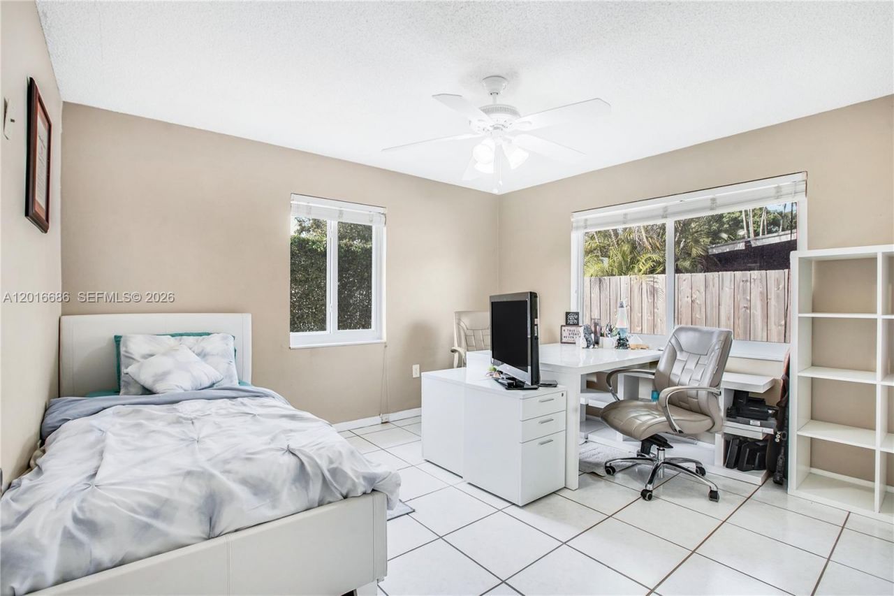 9330 SW 165th St , Palmetto Bay, FL 33157 Photo