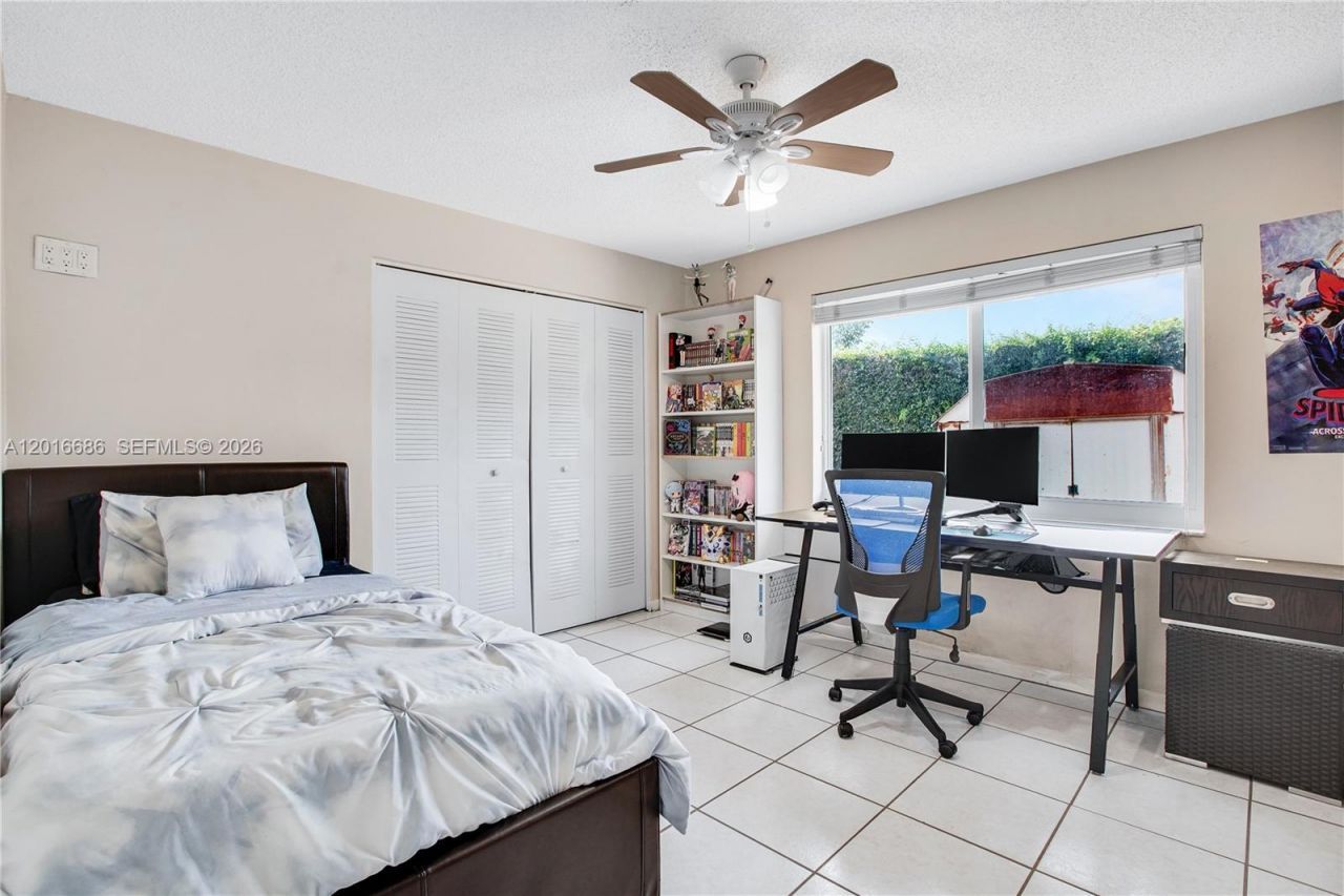 9330 SW 165th St , Palmetto Bay, FL 33157 Photo