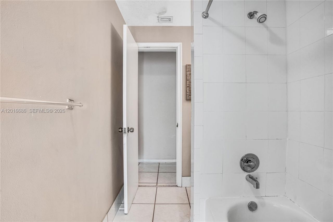 9330 SW 165th St , Palmetto Bay, FL 33157 Photo