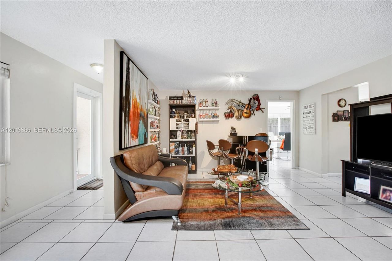9330 SW 165th St , Palmetto Bay, FL 33157 Photo