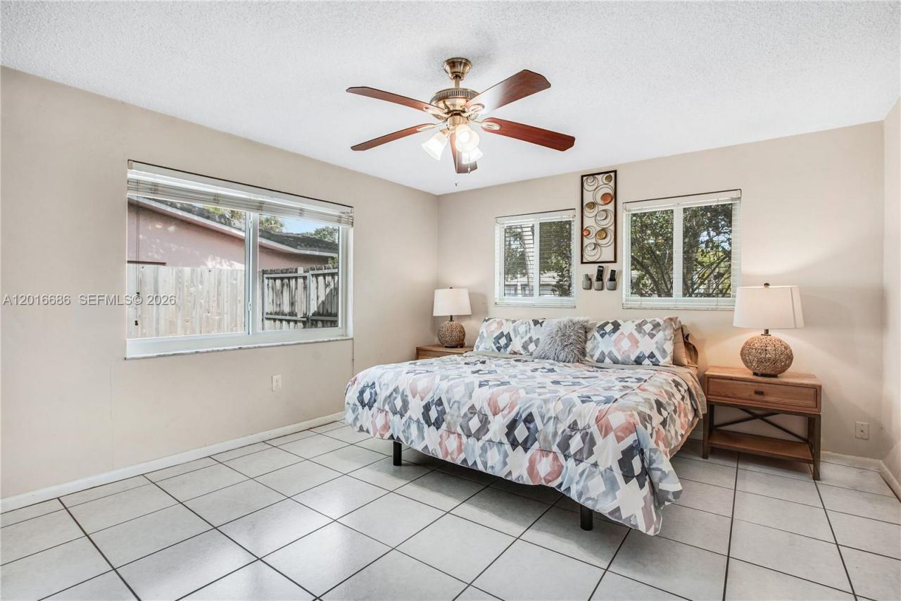 9330 SW 165th St , Palmetto Bay, FL 33157 Photo