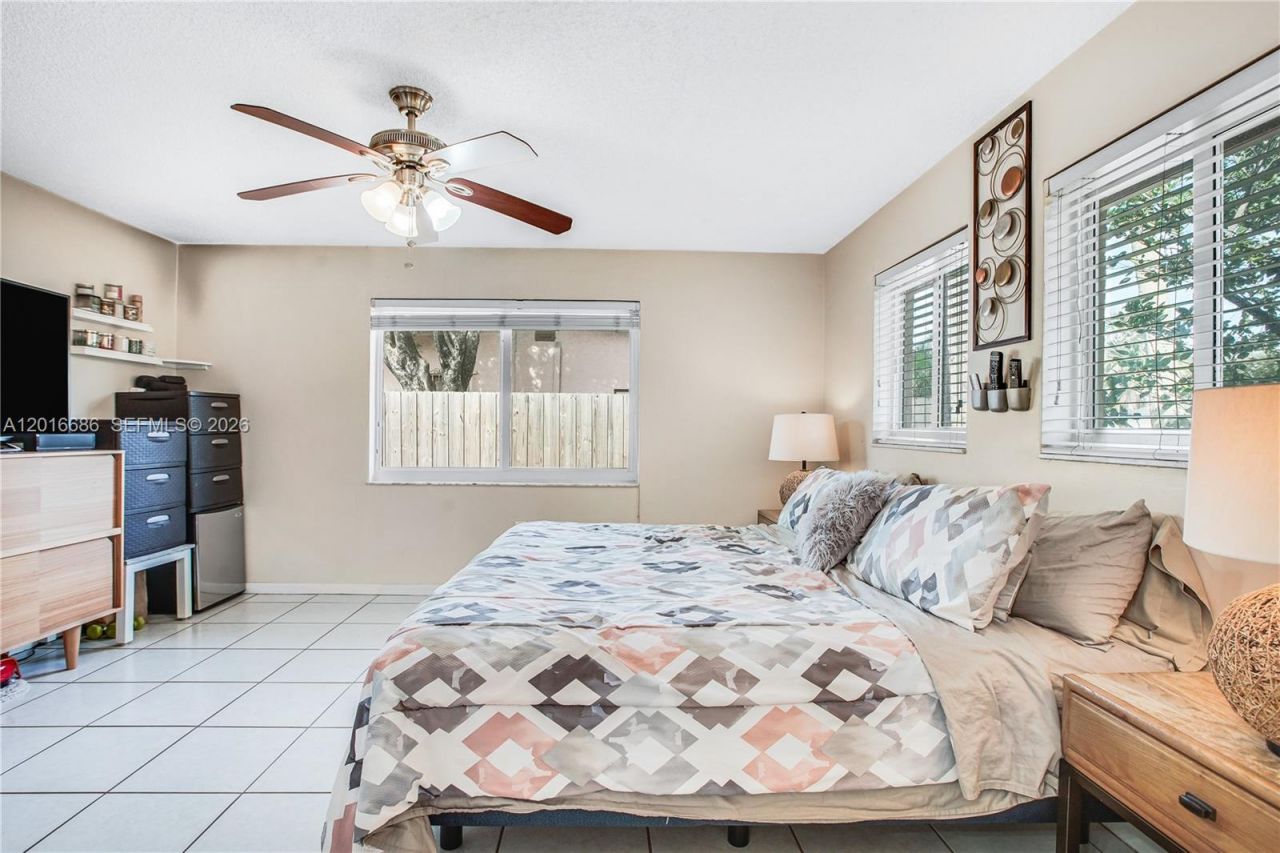 9330 SW 165th St , Palmetto Bay, FL 33157 Photo