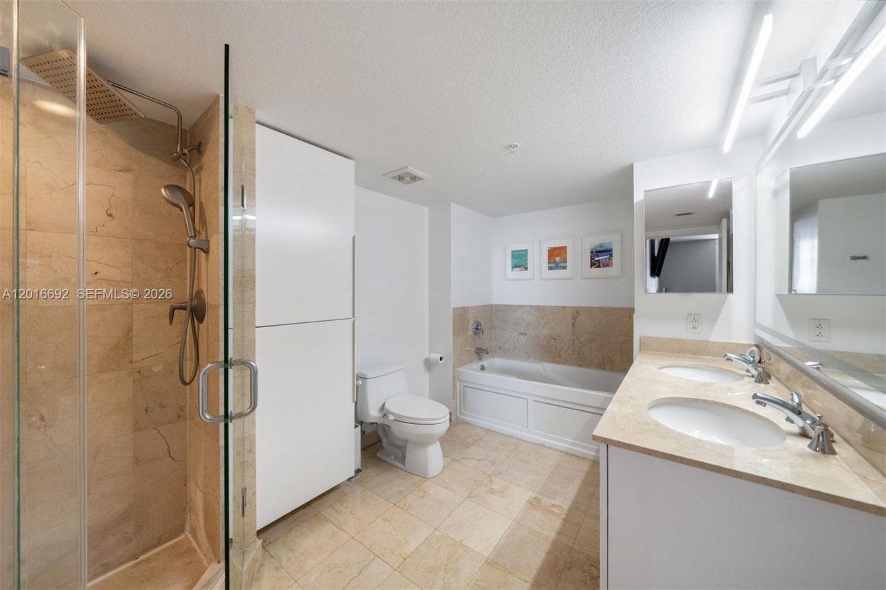 1800 N Bayshore Dr, Unit 2111, Miami, FL 33132 Photo