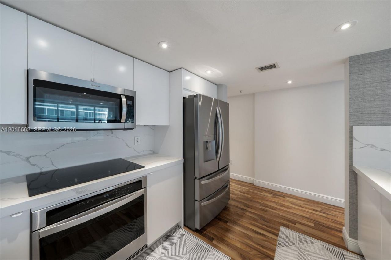 1800 N Bayshore Dr, Unit 2111, Miami, FL 33132 Photo
