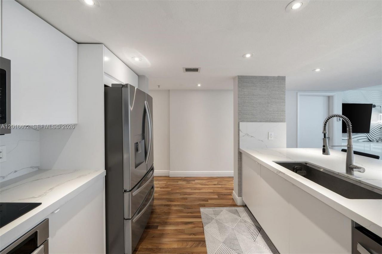 1800 N Bayshore Dr, Unit 2111, Miami, FL 33132 Photo