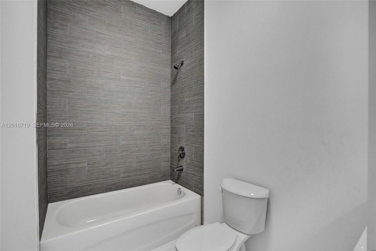1567 NW 1st St , Unit 2, Miami, FL 33125 Photo