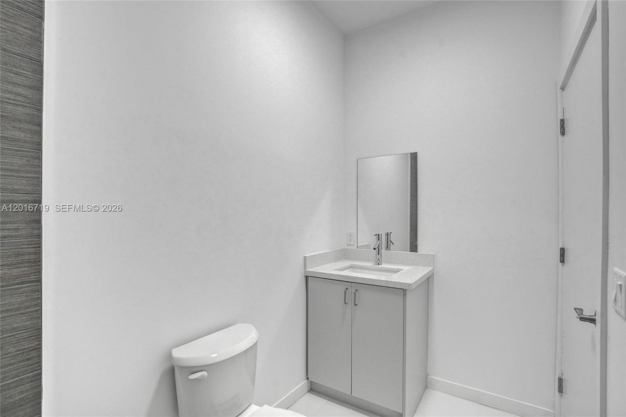 1567 NW 1st St , Unit 2, Miami, FL 33125 Photo