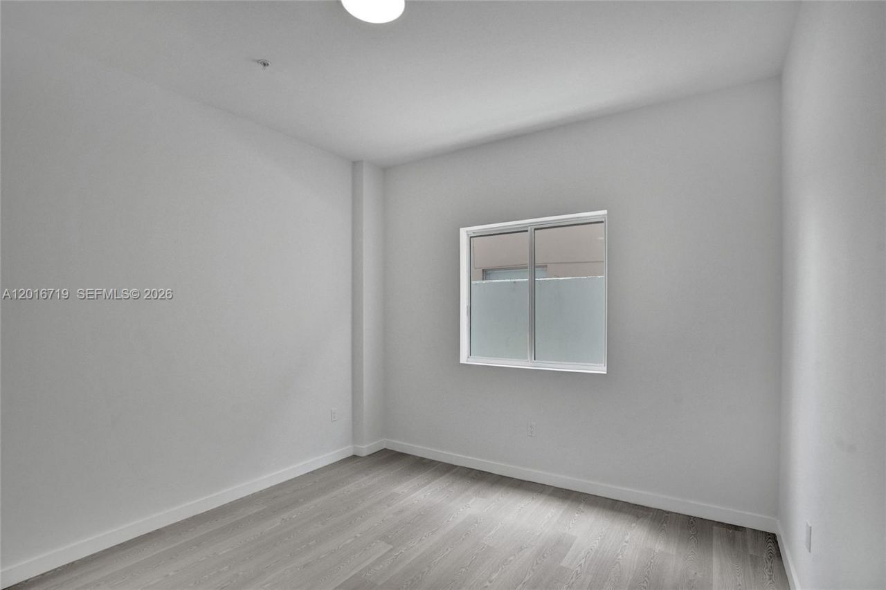 1567 NW 1st St , Unit 2, Miami, FL 33125 Photo