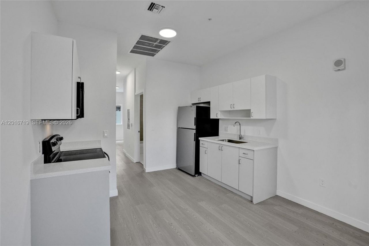 1567 NW 1st St , Unit 2, Miami, FL 33125 Photo