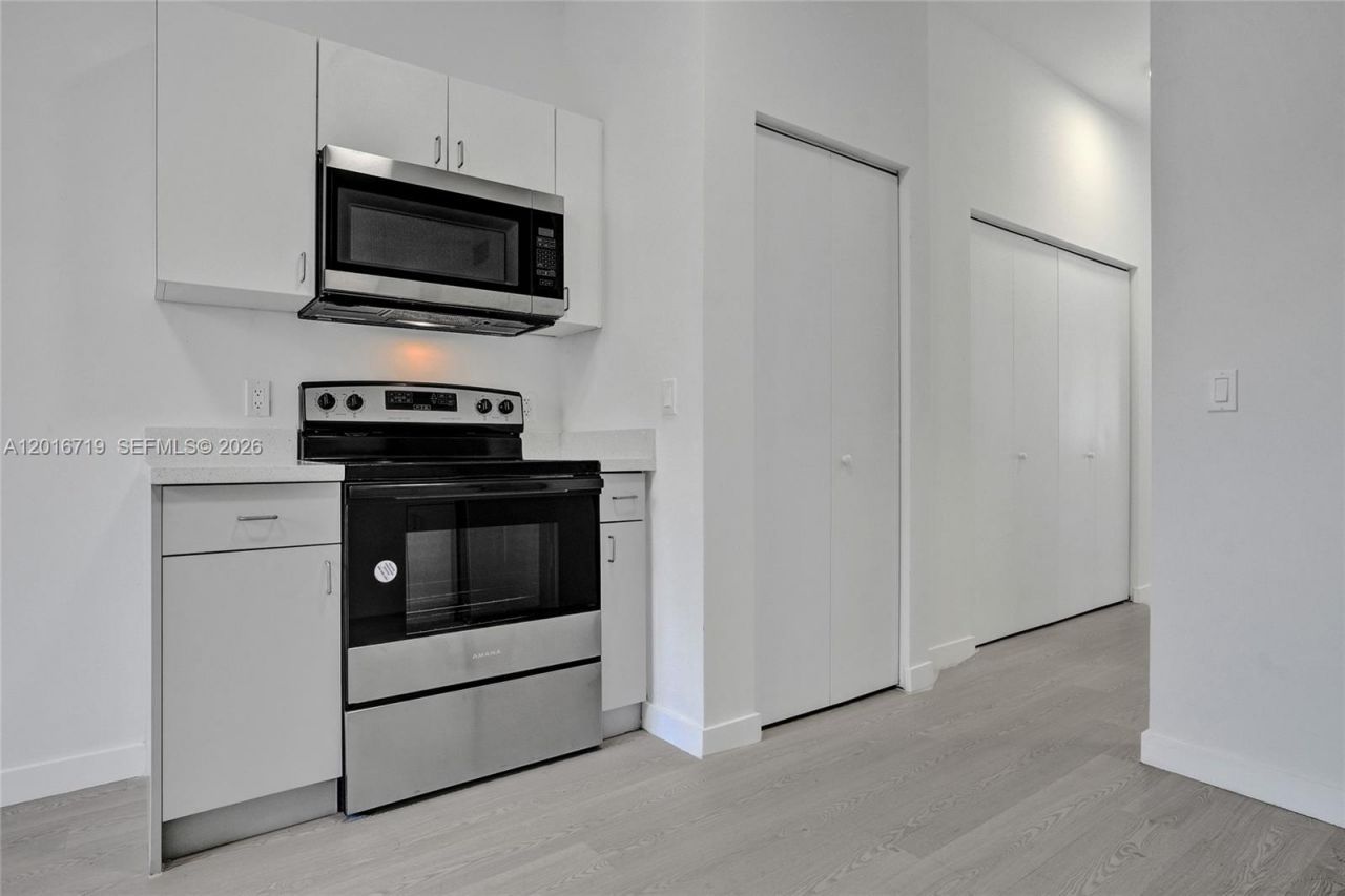 1567 NW 1st St , Unit 2, Miami, FL 33125 Photo