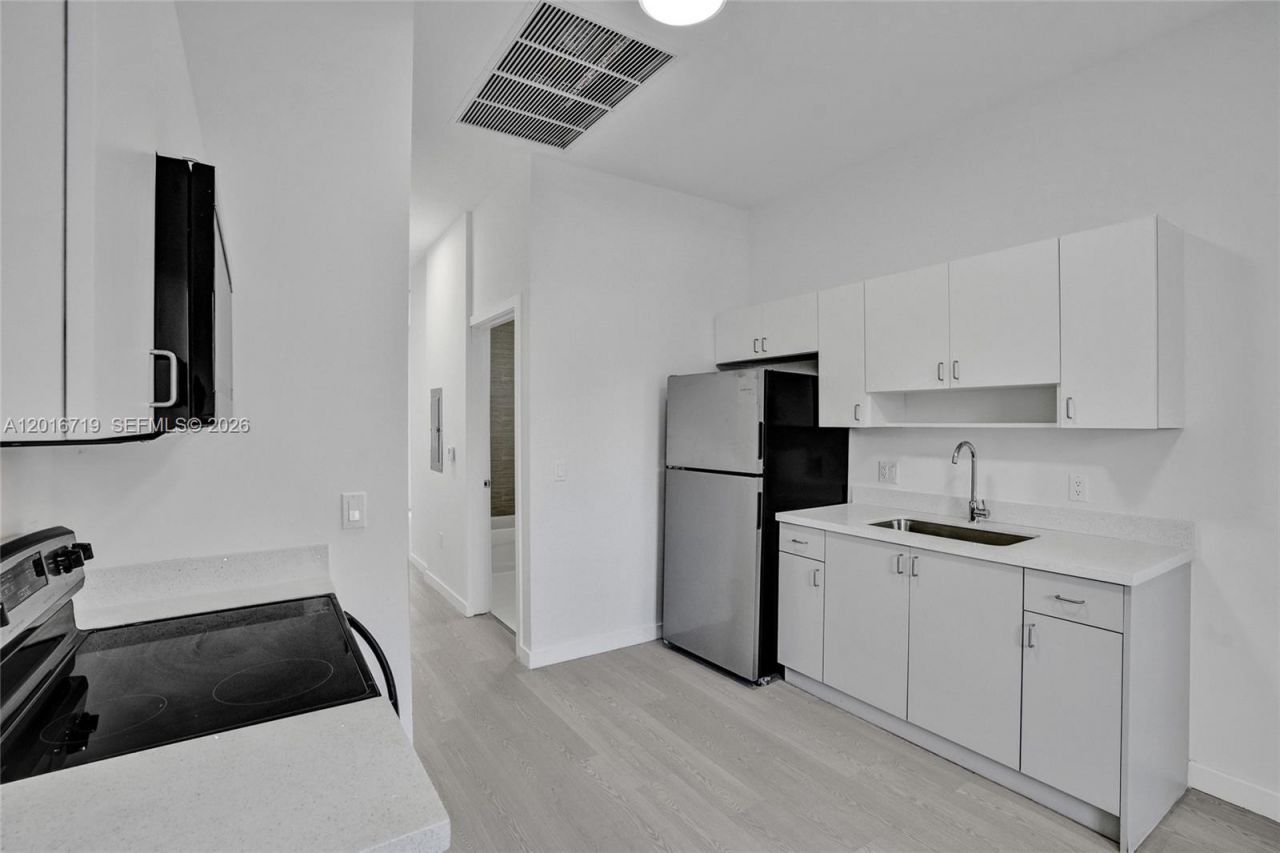 1567 NW 1st St , Unit 2, Miami, FL 33125 Photo