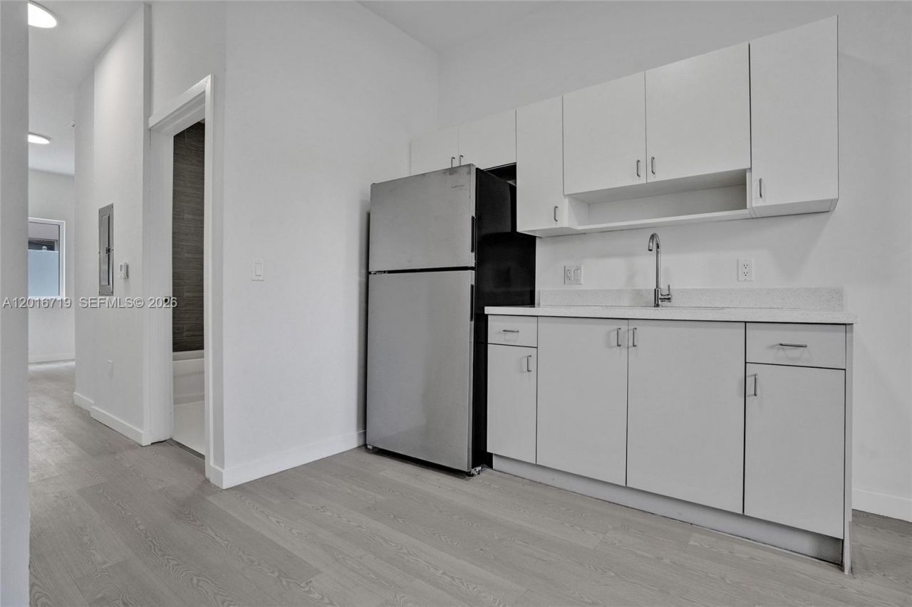 1567 NW 1st St , Unit 2, Miami, FL 33125 Photo