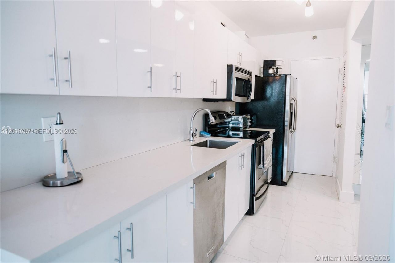 100 Lincoln Rd , Unit 1526, Miami Beach, FL 33139 Photo
