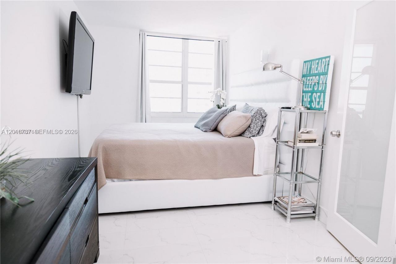 100 Lincoln Rd , Unit 1526, Miami Beach, FL 33139 Photo