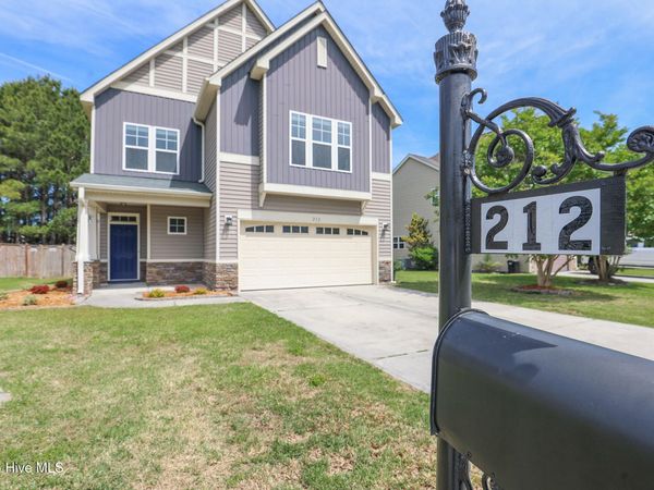 212 Long Pond Drive, Sneads Ferry, NC 28460