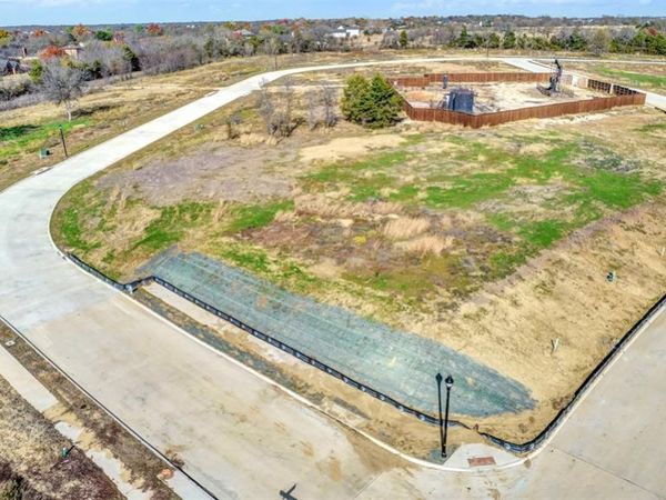 2715 Stonecrest Drive, Sherman, TX 75092