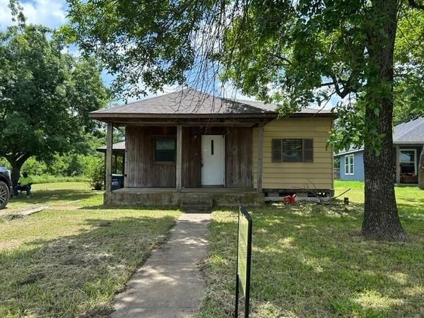 250 Oak Hill Road , Whitewright, TX 75491