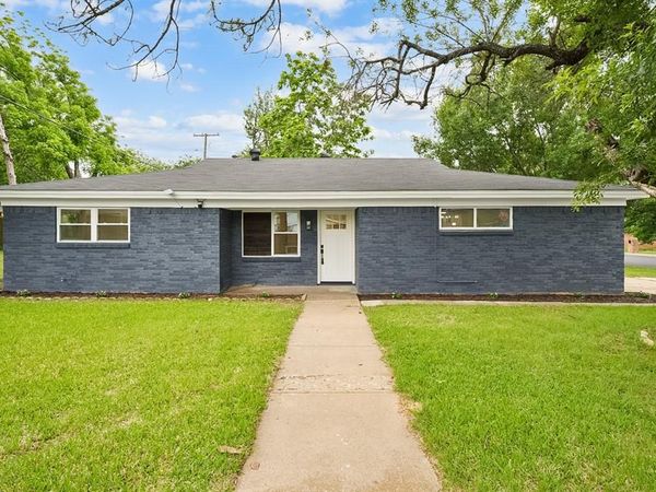 861 Woodcrest Drive, Hurst, TX 76053