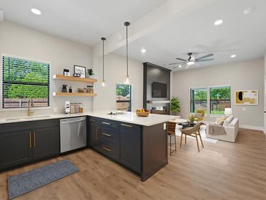300 Steinman Avenue, Dallas, TX 75203