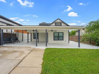 300 Steinman Avenue, Dallas, TX 75203