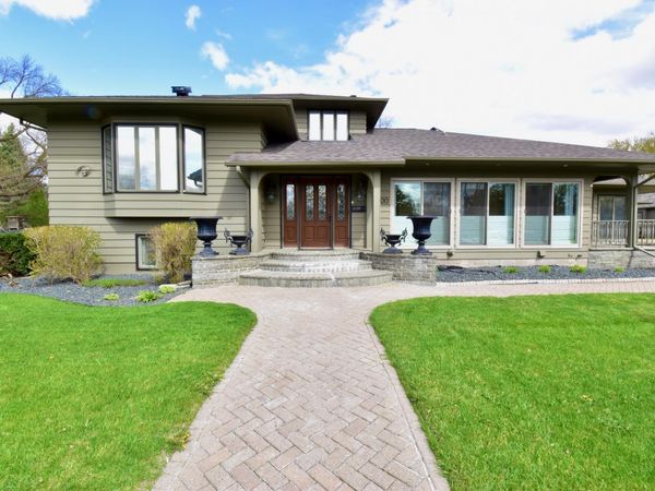 1300 Kilian Boulevard SE, Saint Cloud, MN 56304