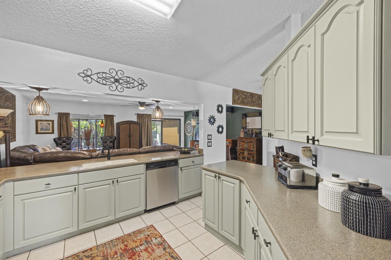 686 SW Hoffenberg Avenue, Port Saint Lucie, FL 34953 Photo