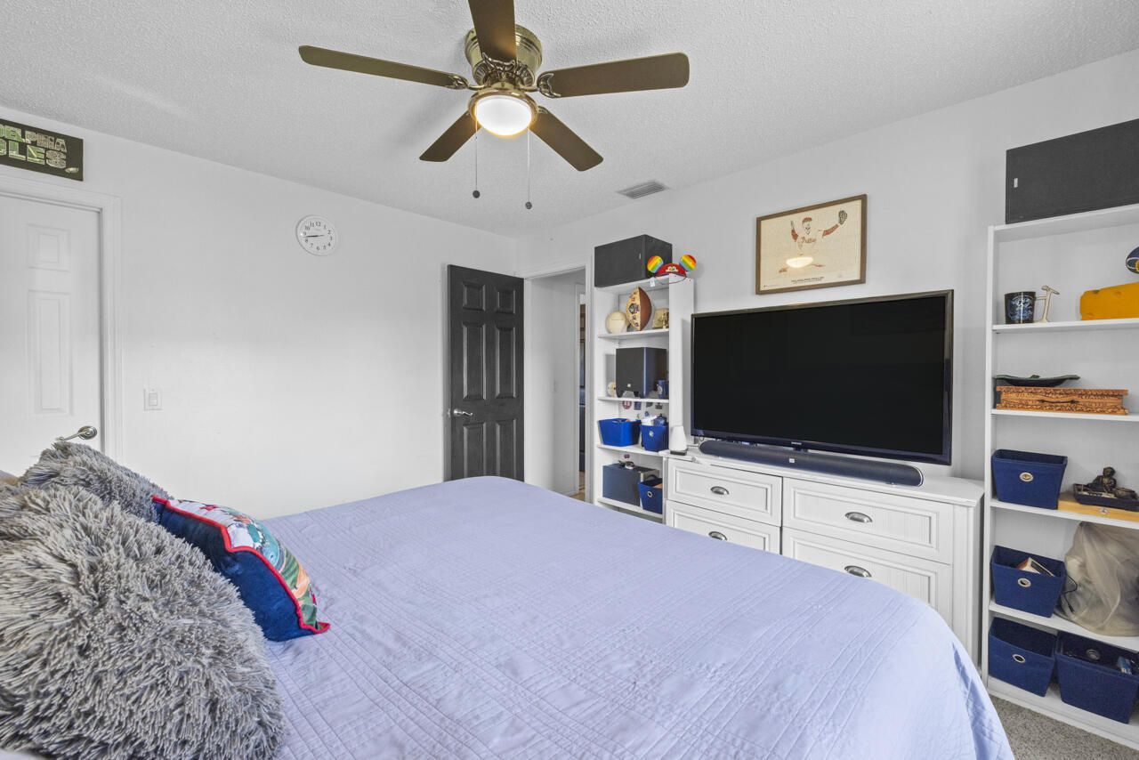 686 SW Hoffenberg Avenue, Port Saint Lucie, FL 34953 Photo