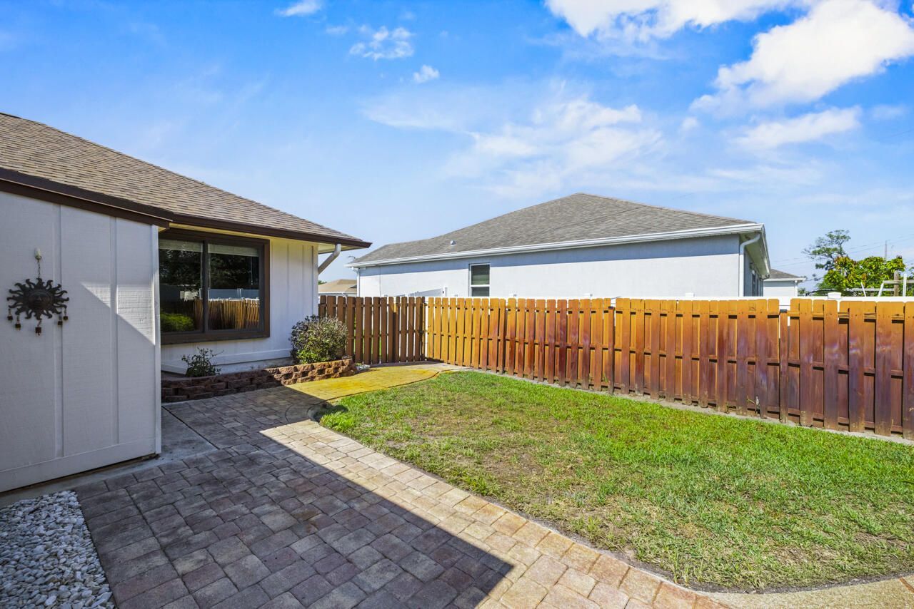 686 SW Hoffenberg Avenue, Port Saint Lucie, FL 34953 Photo