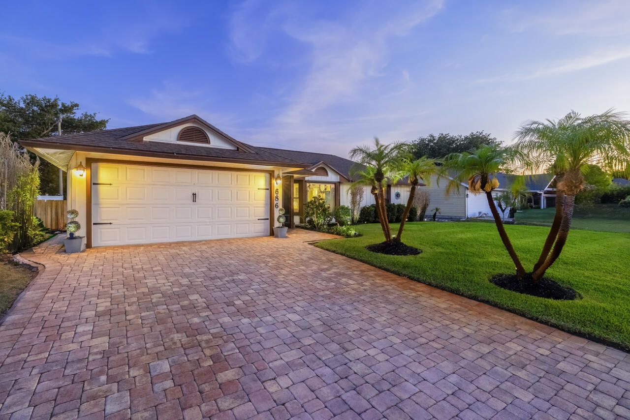 686 SW Hoffenberg Avenue, Port Saint Lucie, FL 34953 Photo