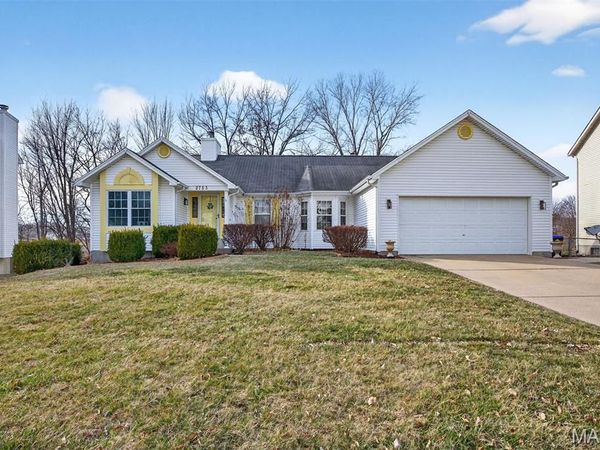 2753 Red Cedar Parc Drive, O'Fallon, MO 63368