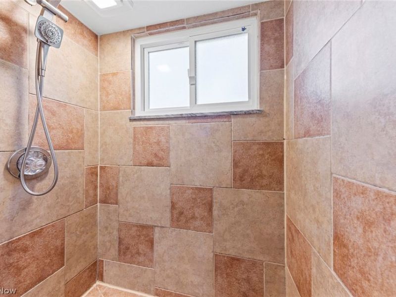 12008 Tucson Drive, Parma, OH 44130 Photo 32